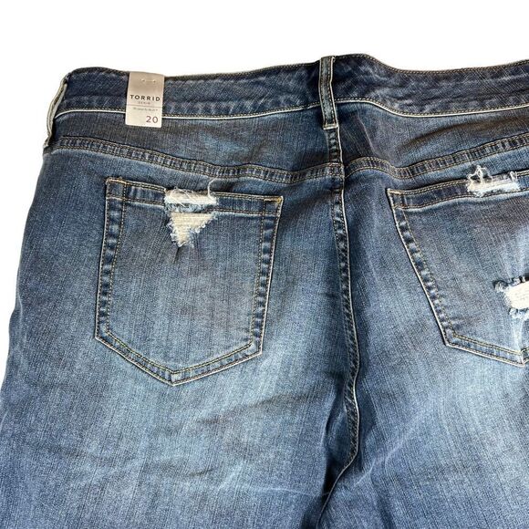 Torrid 8 Inch Short Bay Side Distressed Denim Shorts - Picture 4 of 7